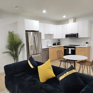 Apartment Brand New Deluxe 2 Bedroom With Ac & Den Calgary